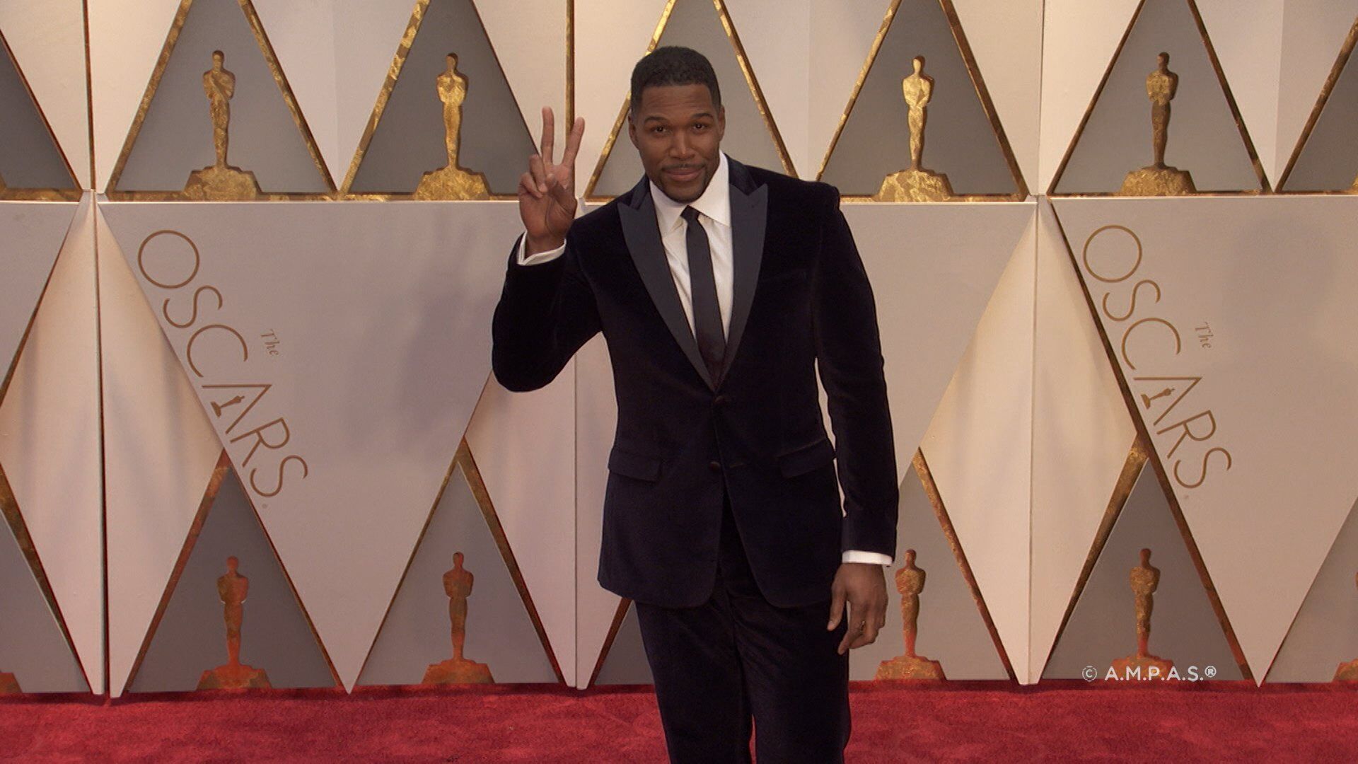 Celebs born on the 21st of November: Goldie Hawn, Jena Malone, and more